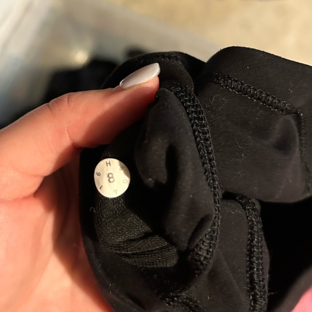 Lightly Worn, Great Condition Cropped Leggings - image 3